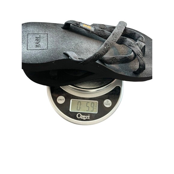 Teva Olowahu Flip Flops Sandals Black Women’s Size 6 Beach Summer - Picture 8 of 9